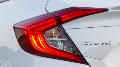 2016 Honda CIvic white tail light