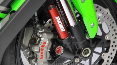 2016 Kawasaki Ninja ZX-10R disc brake at 2015 Tokyo Motor Show