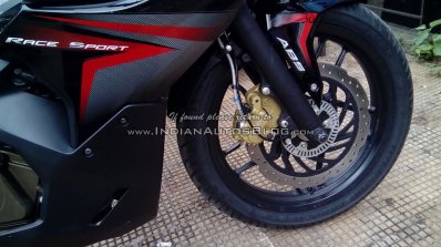 Bajaj Pulsar RS200 Demon Black fork and disc brake (Fear the Black)