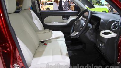 Daihatsu Cast Style front cabin at the 2015 Tokyo Motor Show