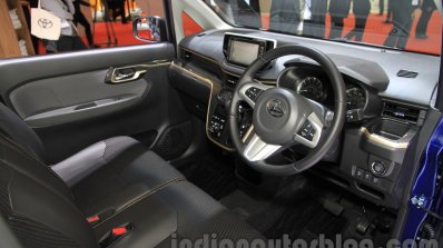 Daihatsu Move Custom interior at the 2015 Tokyo Motor Show
