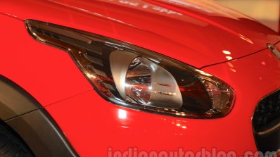 Fiat Avventura Powered by Abarth headlight