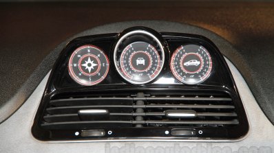 Fiat Avventura Powered by Abarth inclinometer