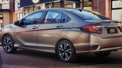 Honda Greiz rear quarter press images