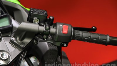 Kawasaki Ninja 250 ABS handlebar at the 2015 Tokyo Motor Show