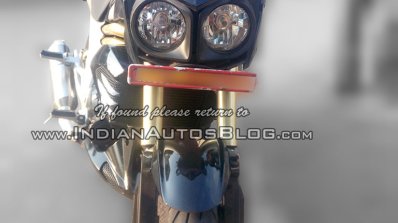 Mahindra Mojo black dual headlamp spotted
