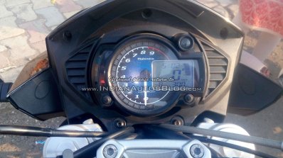 Mahindra Mojo black instrument cluster spotted