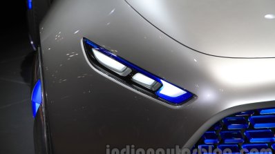 Mercedes Vision Tokyo headlamp at the 2015 Tokyo Motor Show