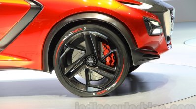 Nissan Gripz Concept wheel at the 2015 Tokyo Motor Show