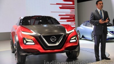 Nissan Gripz Concept with Carlos Ghosn at the 2015 Tokyo Motor Show