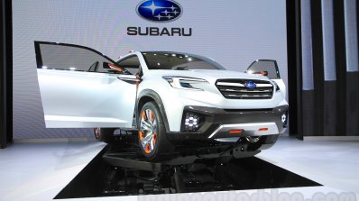 Subaru Viziv Future Concept front quarter at the 2015 Tokyo Motor Show