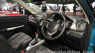 Suzuki Escudo cabin at the 2015 Tokyo Motor Show