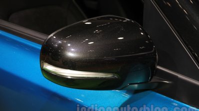 Suzuki Escudo wing mirror at the 2015 Tokyo Motor Show