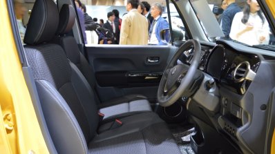 Suzuki Hustler facelift front cabin at the 2015 Tokyo Motor Show