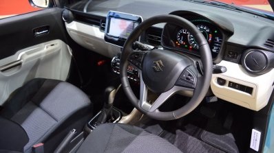 Suzuki Ignis dashboard at 2015 Tokyo Motor Show