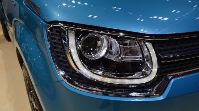 Suzuki Ignis headlights at 2015 Tokyo Motor Show