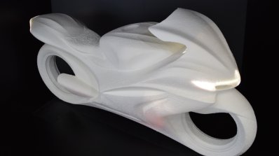 Suzuki concept GSX front three quarters