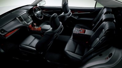 Toyota Crown Majesta interior official