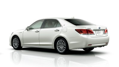 Toyota Crown Majesta rear three quarter official