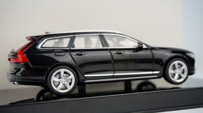 Volvo V90 (S90 estate) side final design revealed