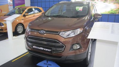 2016 Ford EcoSport front quarter at APS 2015