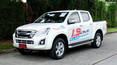2016 Isuzu D-Max (facelift) front quarter In Images