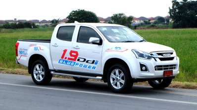 2016 Isuzu D-Max (facelift) front three quarter In Images