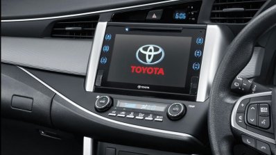 2016 Toyota Innova entertainment system press images