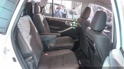 2016 Toyota Innova rear captain seats world premiere photos