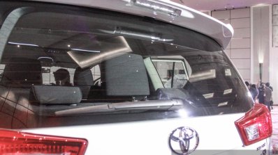 2016 Toyota Innova rear wiper windshield world premiere photos
