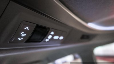 2016 Toyota Innova roof light switch world premiere photos