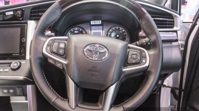 2016 Toyota Innova steering wheel world premiere photos