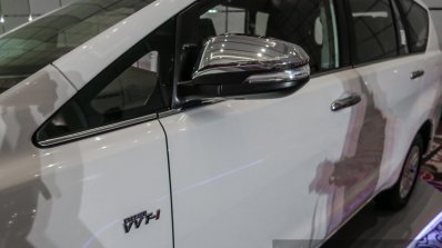 2016 Toyota Innova window border world premiere photos