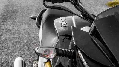 Mahindra Mojo badge wallpaper