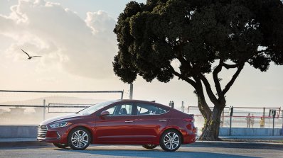 US-spec 2017 Hyundai Elantra side revealed