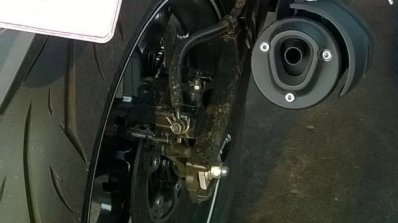 Yamaha MT-15 exhaust tip spied up close in Indonesia