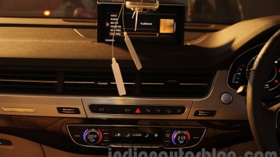 2016 Audi Q7 center console front launched in India