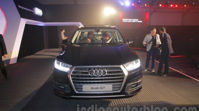 2016 Audi Q7 front (1) launched in India