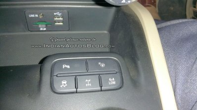 2016 Ford Endeavour 3.2L AT 4WD control snapped