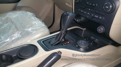 2016 Ford Endeavour 3.2L AT drive selector snapped