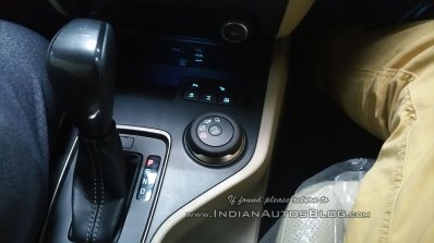 2016 Ford Endeavour 3.2L AT floor console snapped
