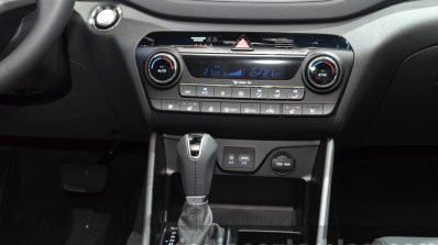 2016 Hyundai Tucson center console at 2015 Frankfurt Motor Show