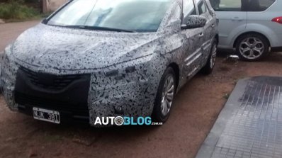 2016 Renault Scenic spyshot