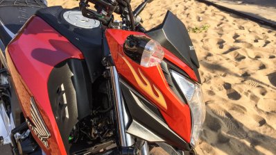 Honda CB Hornet 160R orange with stickering air vents launched