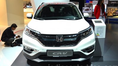 Honda CR-V facelift face at 2015 Frankfurt Motor Show
