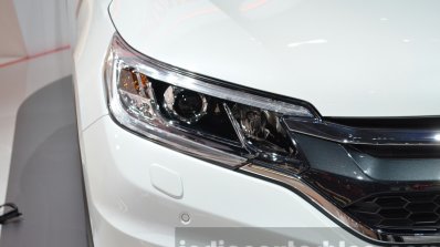 Honda CR-V facelift headlights at 2015 Frankfurt Motor Show