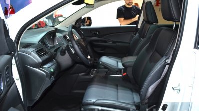 Honda CR-V facelift interior at 2015 Frankfurt Motor Show