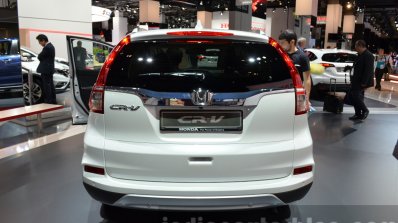 Honda CR-V facelift rear at 2015 Frankfurt Motor Show