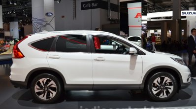 Honda CR-V facelift side at 2015 Frankfurt Motor Show