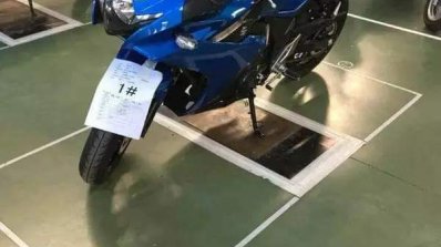 Suzuki Gixxer 250 front quarter spied